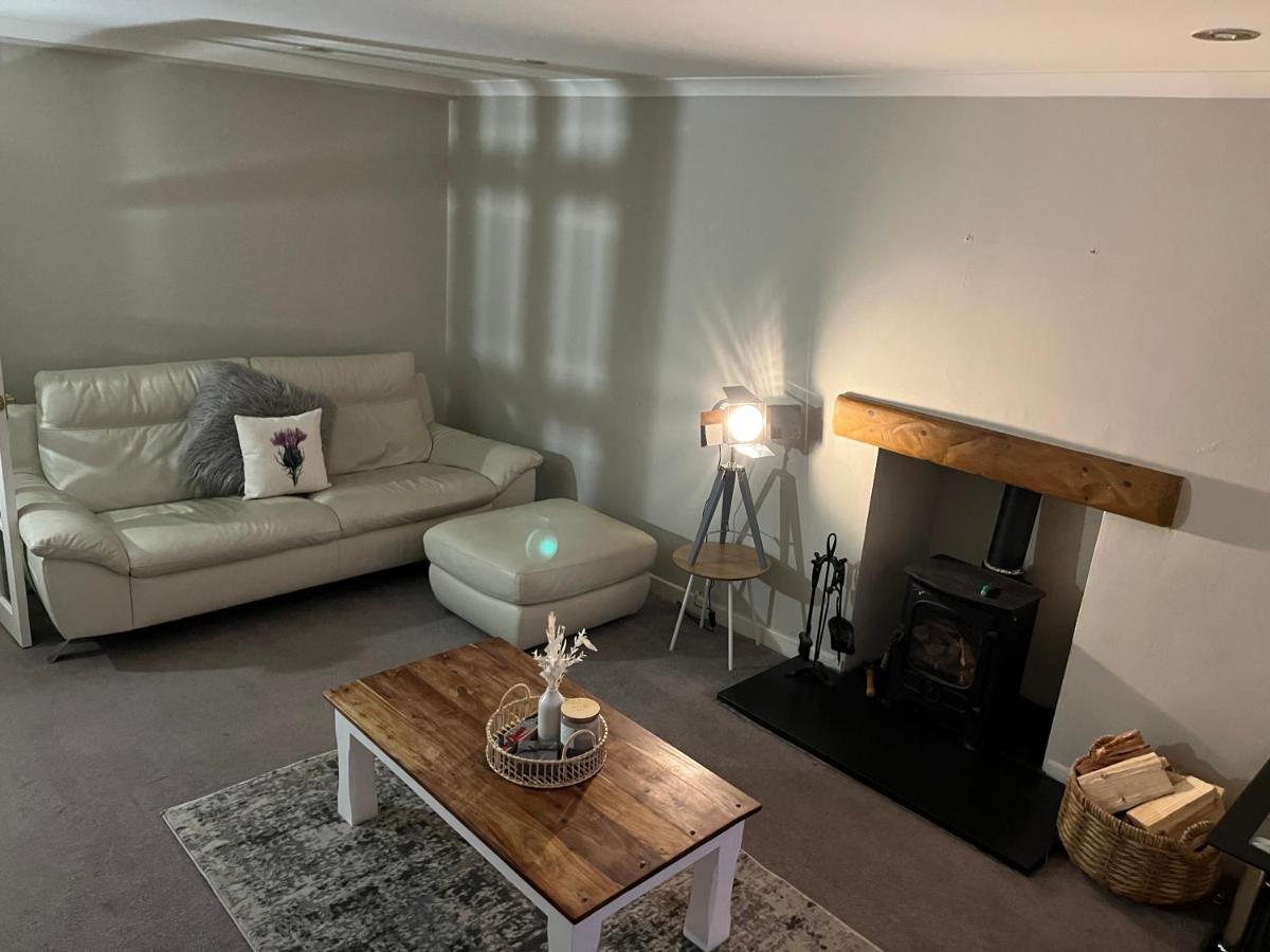 Pretty Ground Cottage In Comrie Extérieur photo